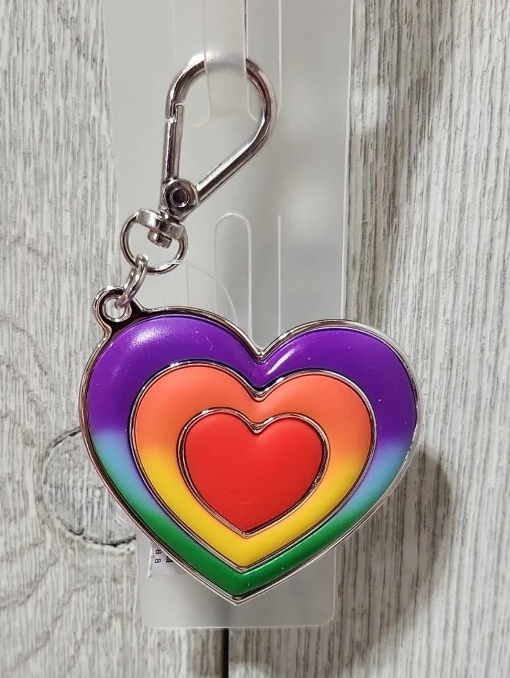 Bath & Body Works Rainbow Heart Pocketbac Holder & 4 Winterberry Ice Refills